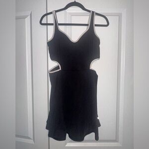 OLD NAVY BLACK/WHITE PIPING CUTOUT ATHLETIC DRESS SIZE M